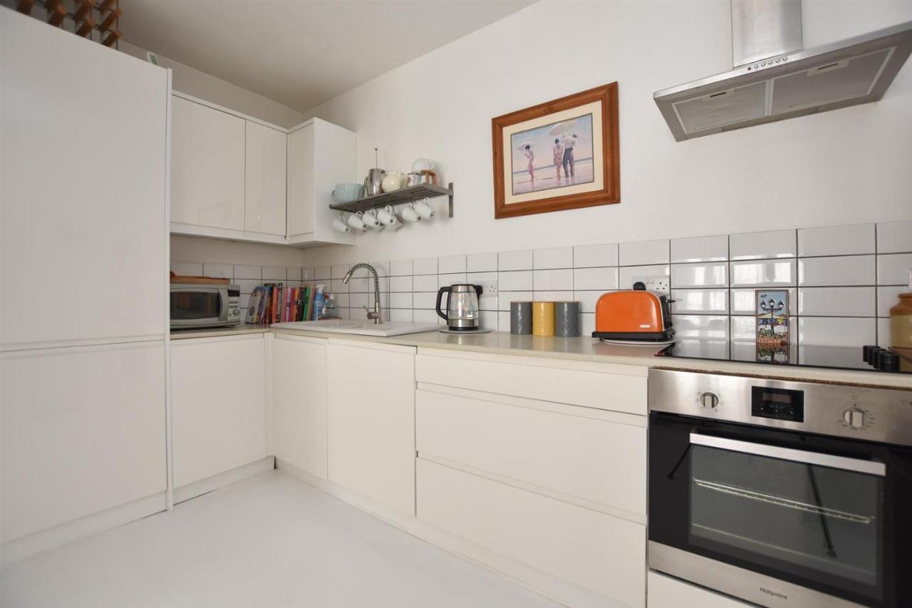 Stunning 2 Bed With Sea View In Hastings Old Town Apartment Exterior photo